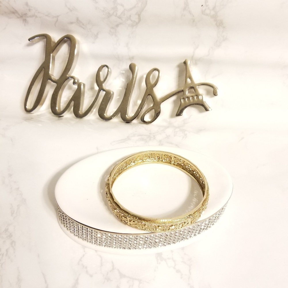 Bracelet with Flowered Accents